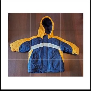 ❄🌡Oshkosh B'gosh hooded winter coat. Size 12 months.❄️❄️❄️ Keep that baby warm!